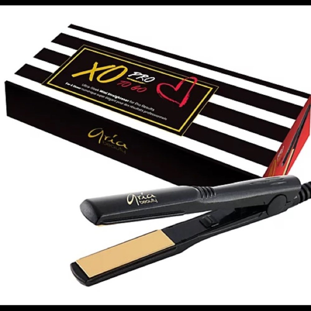 Aria Beauty XO Pro To Go Mini Straightener NEW